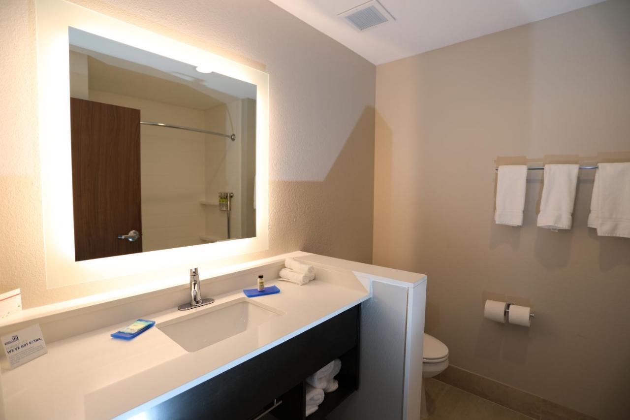 Holiday Inn Express & Suites - Forney By Ihg Luaran gambar